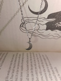 گردنبند ماه مینیمال